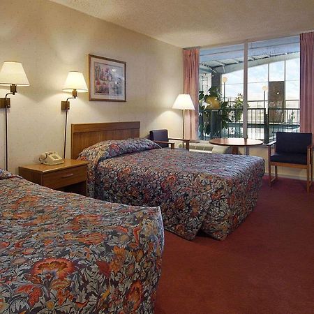 Knights Inn Rantoul Δωμάτιο φωτογραφία